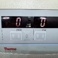 Thermo MicroCL 17 Benchtop Centrifuge image 2
